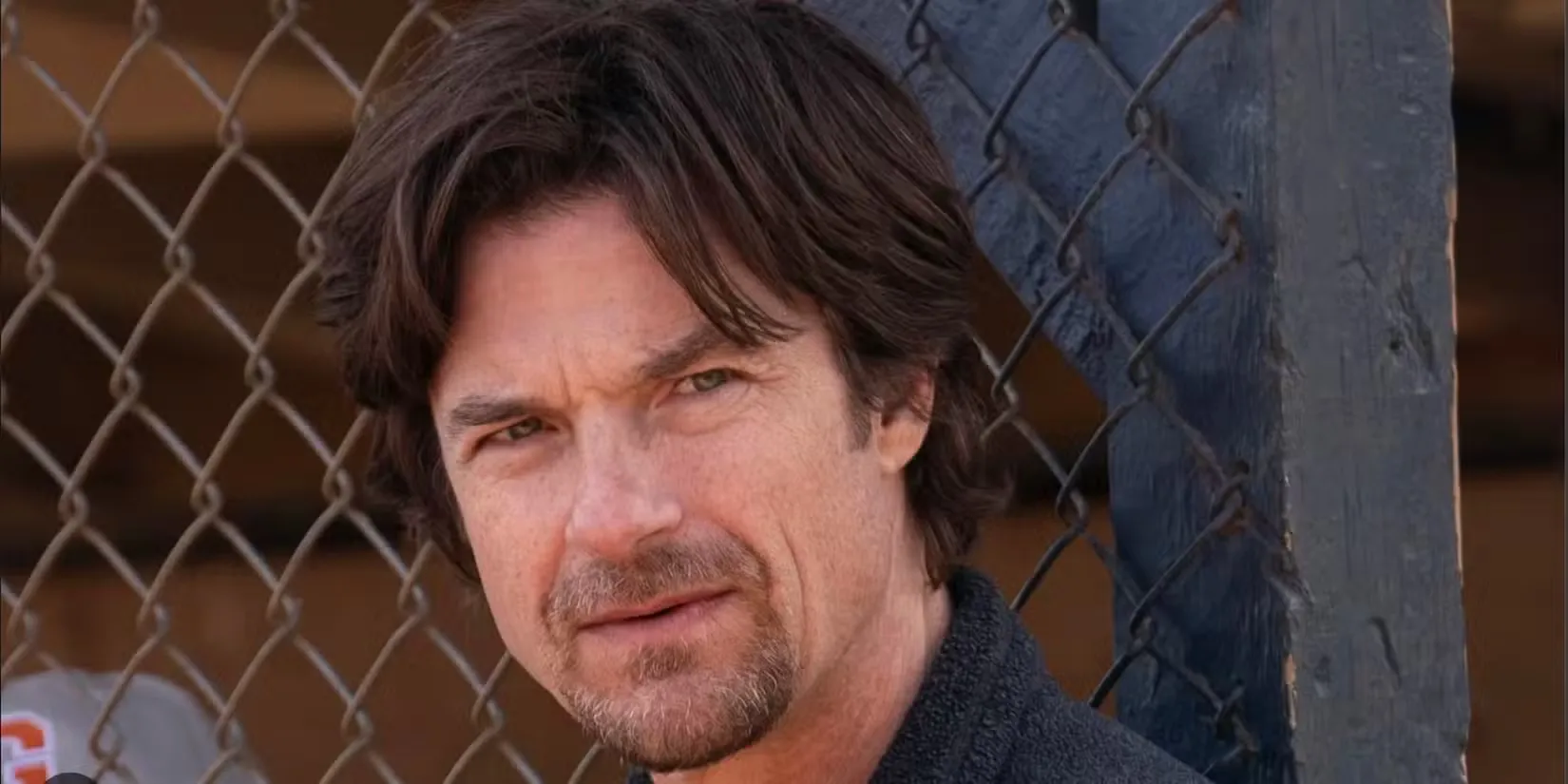 טרי של ג'ייסון בייטמן מזעיף את מצחו ב