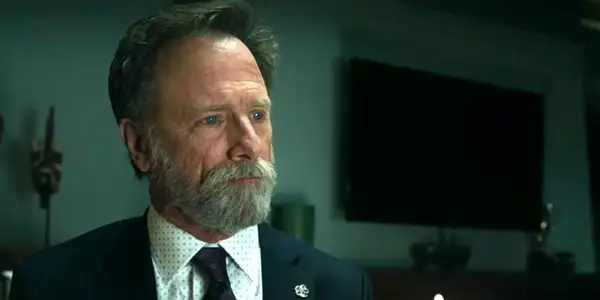 Proč se diváci obrátili proti sezóně Night Agent Season 2