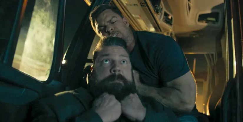 Reacher עונה 4 לא יכול להשתמש בשני טריקים שעשו את העונה האחרונה כל כך טובה