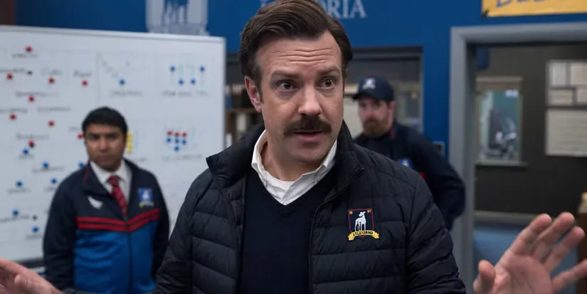 Moderne komedies zijn wisselvallig, maar de driedelige serie van Apple TV is elke minuut waard