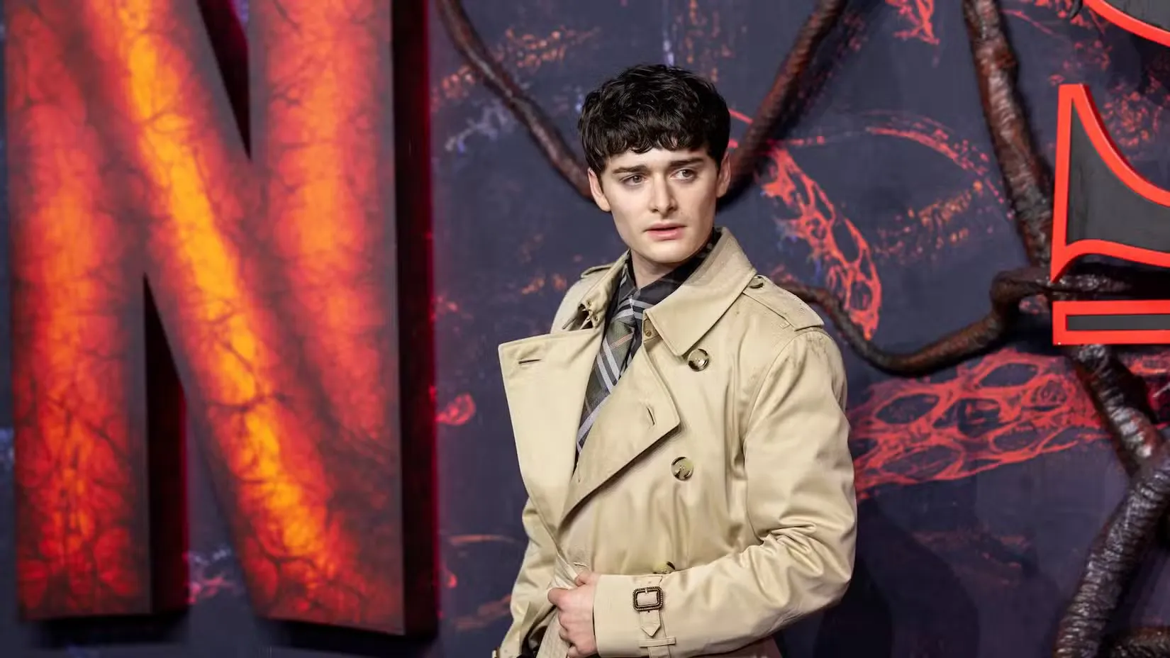 Ноа Шнапп на прем'єрі 5 сезону серіалу 