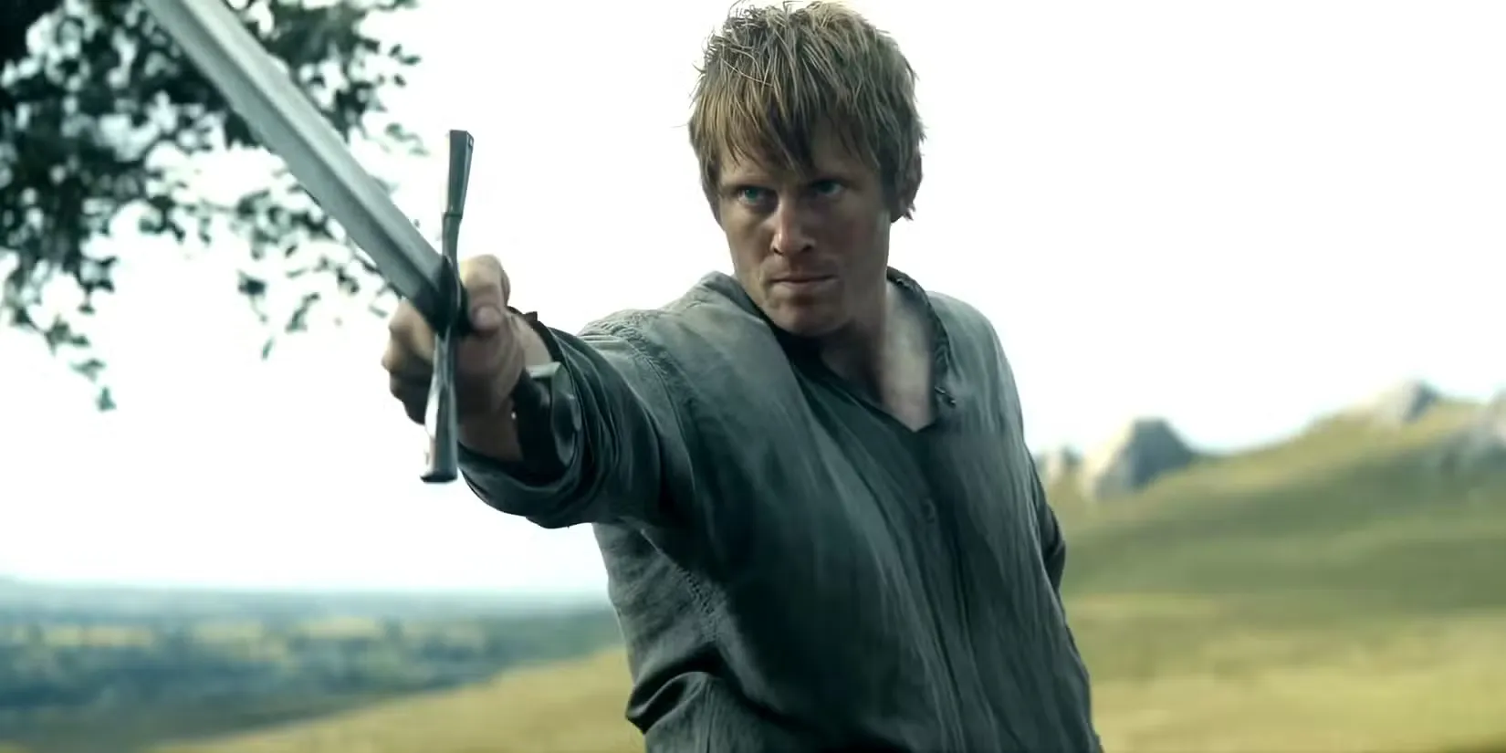 סר דאנקן של פיטר קלפי מכוון את חרבו לעבר משהו ב