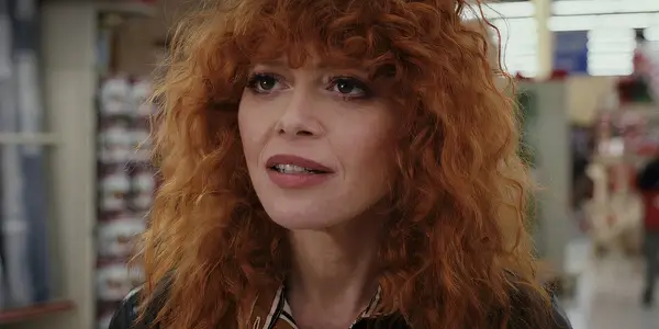 La temporada 2 de Poker Face me sorprendió con una fórmula completamente nueva