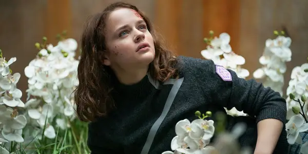 Eu não compro a mudança de livro de ficção científica mais inútil no filme feios