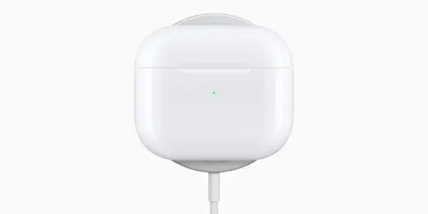 כמה מהר נטענים AirPods וכמה זמן לוקח טעינה מלאה?