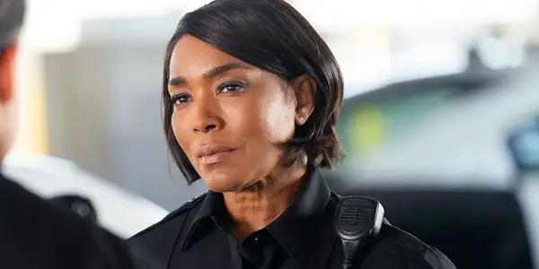 Il ritorno del 911 di Bobby ottiene un aggiornamento intrigante poiché Angela Bassett è ancora pazza di Exit