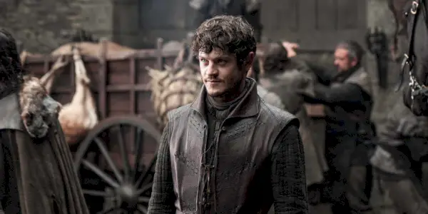 Ramsay Bolton sieht in Game of Thrones wütend aus