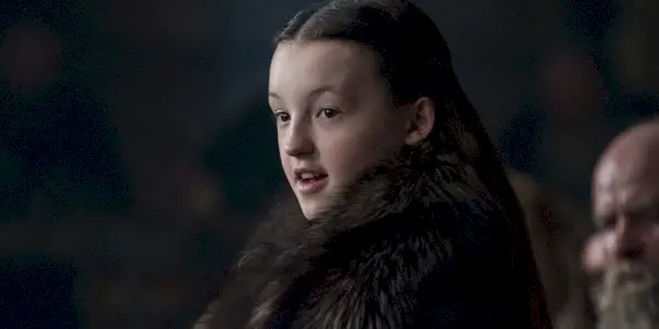 Lyanna Mormont spricht in Winterfell in Game of Thrones
