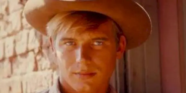 아직 살아있는 Gunsmoke 출연진의 모든 배우