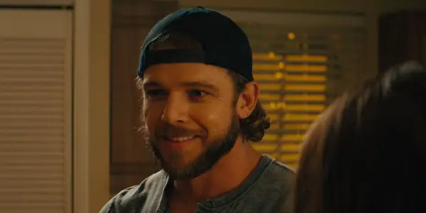 Todavía estoy esperando que Fire Country pague la configuración de reunión del equipo de sello perfecto de Max Thieriot después de 2 años