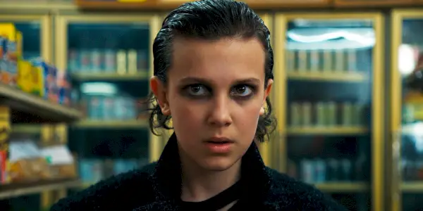 Millie Bobby Brown jako gotycka Eleven w Stranger Things