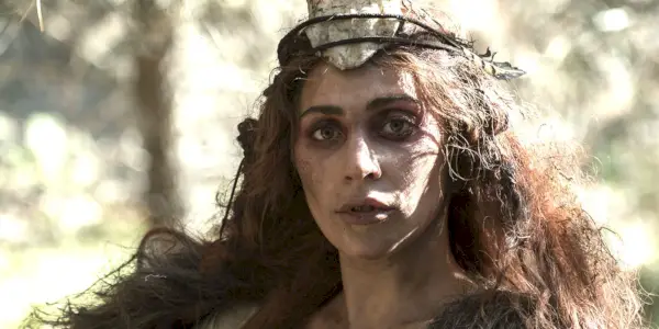 Scathach nosí jej korunu v American Horror Story Roanoke