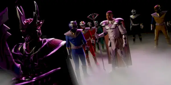 Il Maestro Lord Zedd e i Power Rangers nell'episodio 10 di Cosmic Fury
