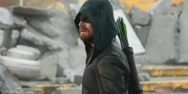Arrow: How Old Oliver Queen Is At The Beginning & End