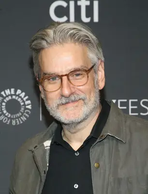 hEADSHOT oF Peter Gould