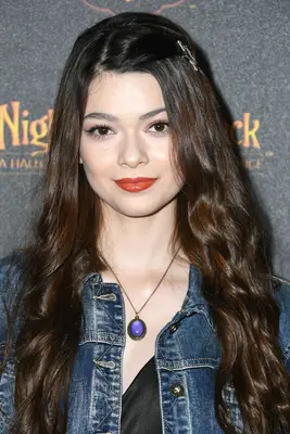 Headshot Of Nikki Hahn