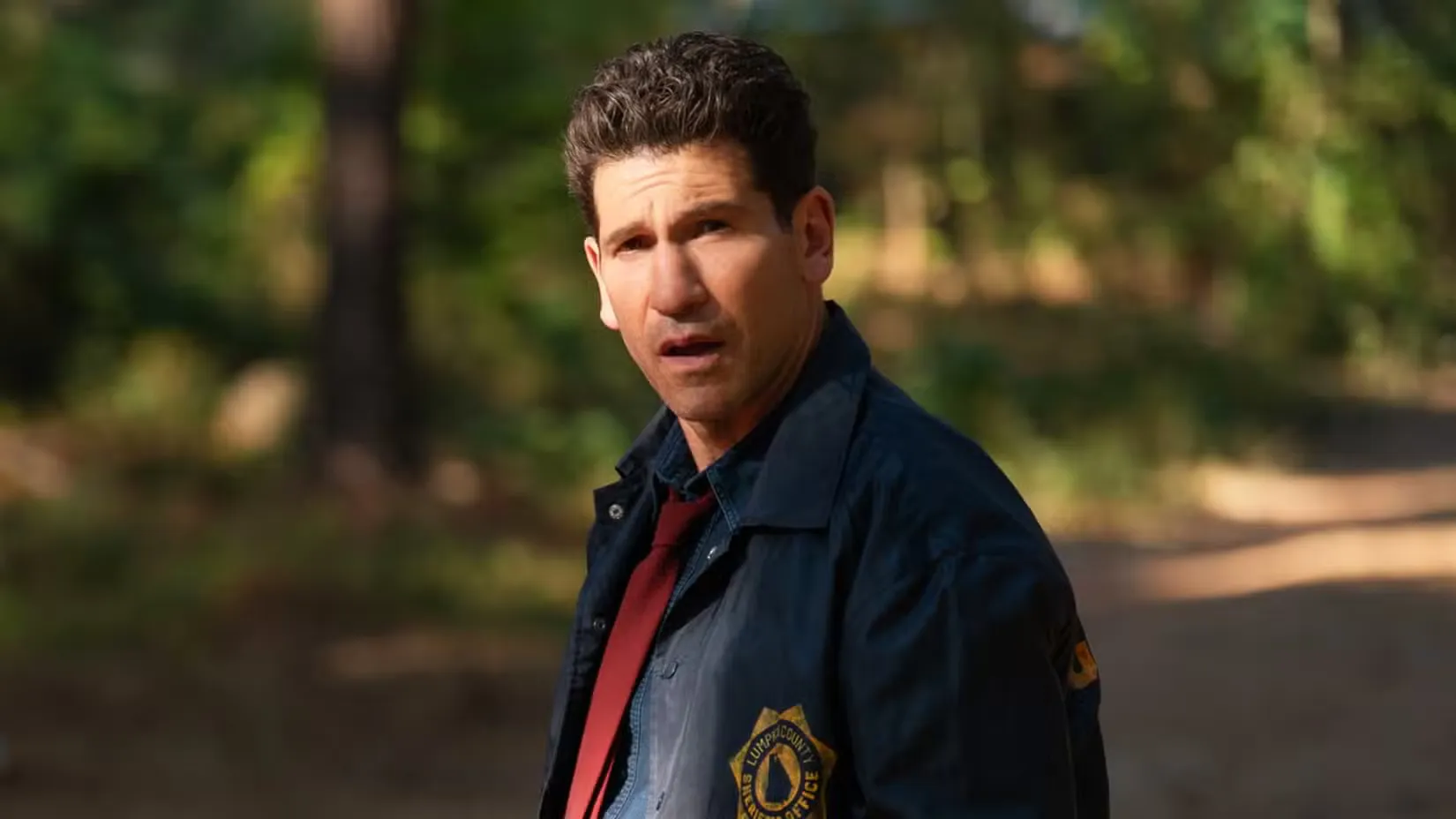La nouvelle série de thrillers policiers Gritty de Jon Bernthal de Netflix devient instantanément n°1 au monde