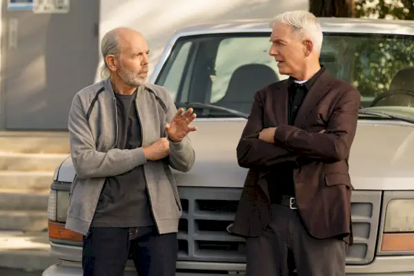 joe spano ako tobias fornell, mark harmon ako leroy gibbs, ncis