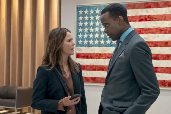 Keri Russell, ou Essandoh, le diplomate